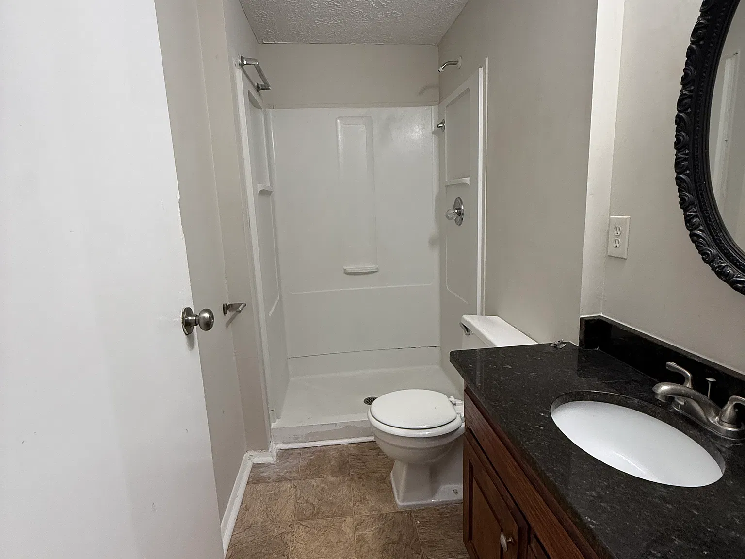 2 bed, 1200 sqft, $1,900 — Photo 4