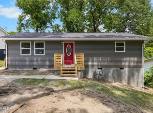 410 Hemlock St W, La Follette, TN 37766