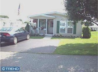 29 Woodbine Ct E, Harleysville, PA 19438