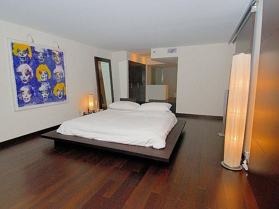 5th image of 1717 N Bayshore Dr APT 3854
