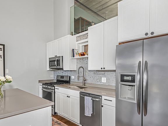 5th image of 758 N Larrabee St APT 408