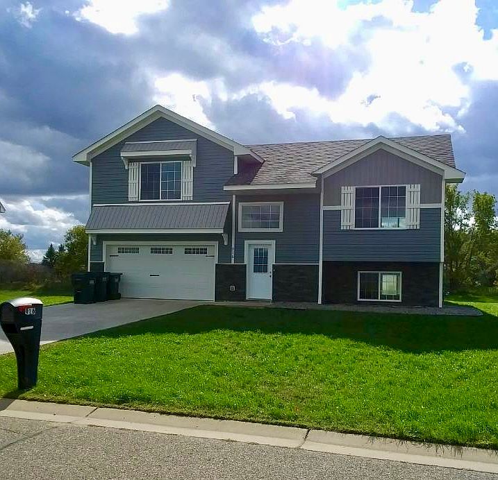 1st image of 916 Poplar Dr SE