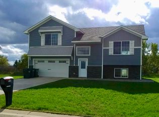 916 Poplar Dr SE, Kimball, MN 55353