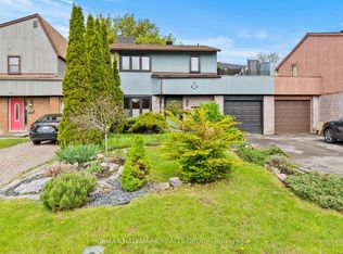 48 Sample Rd, Ottawa, ON K1V9T8