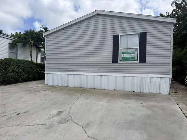 135 Parkside Court, Coconut Creek, FL 33073