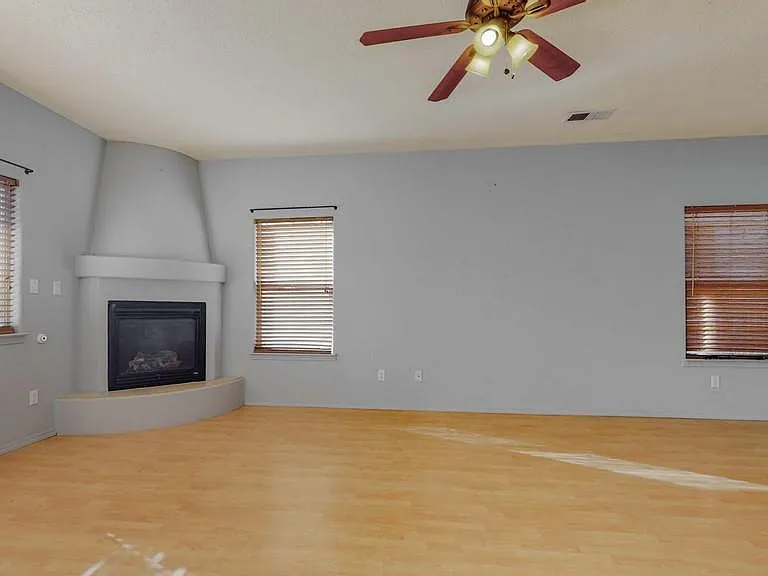 7312 Dancing Eagle Ave NE — Photo 5