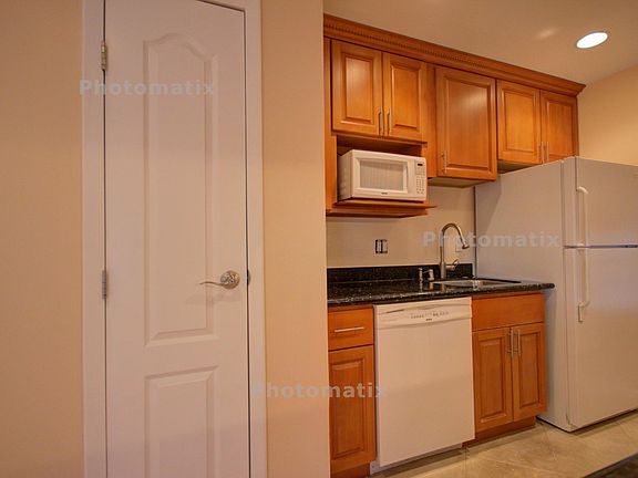 5th image of 357A Tyrella Ave
