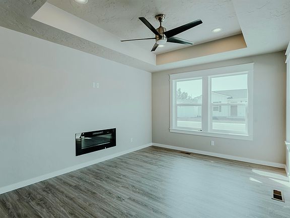5th image of 1235 Phillips Cir