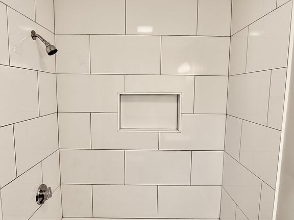5th image of 111 Washington St APT 6