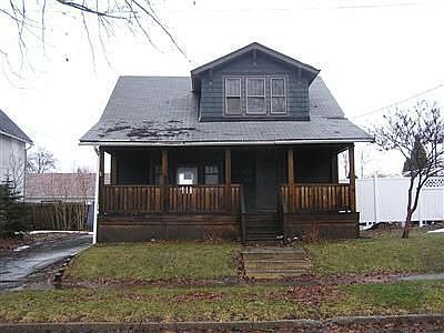 1st image of 723 Glenwood St NE