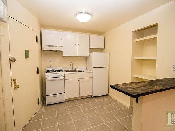 2nd image of 507 E 6th St APT 4F