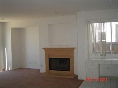 5th image of 990 White Alder Ave
