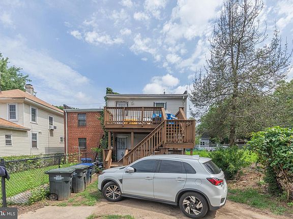 5th image of 4229 Dix St NE