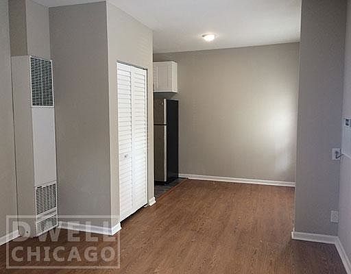 2nd image of 3427 N Elaine Pl
