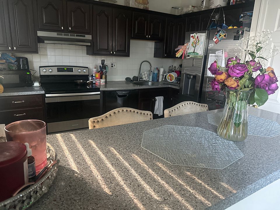 2nd image of 23 Courtland Cir