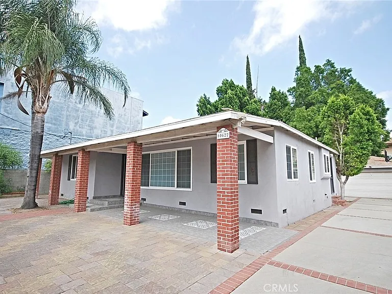 10622 Zelzah Ave — Photo 1