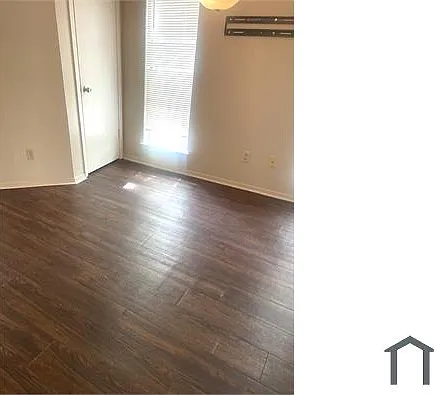 2005 W Loop #D — Photo 12
