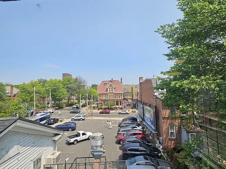 75 Whitney Ave #4B — Photo 5