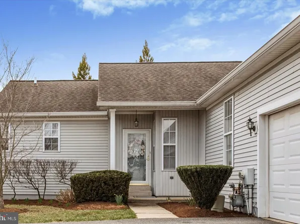 105 Equestrian Pl, Glen Mills, PA 19342