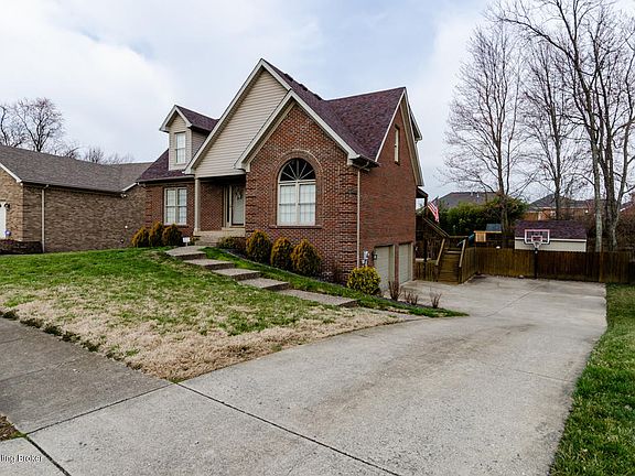 3rd image of 9109 Auburn Woods Ct