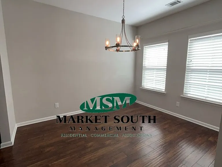 136 Waverly Way — Photo 9