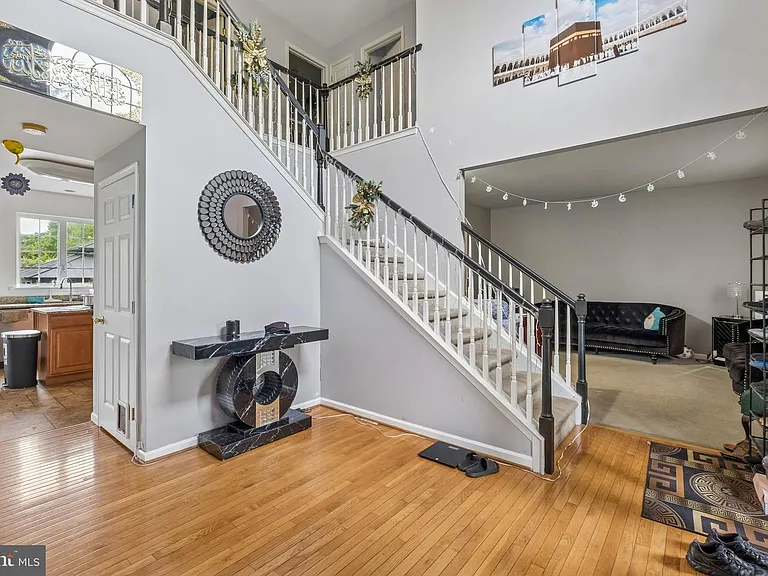 211 Tollgate Rd — Photo 3