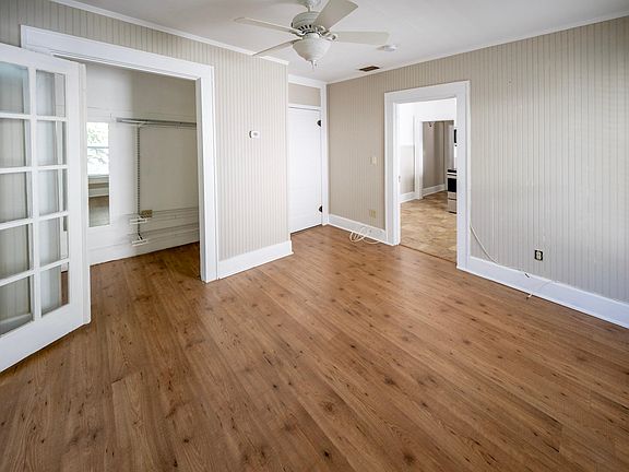 3rd image of 147 8th Ave N APT 3