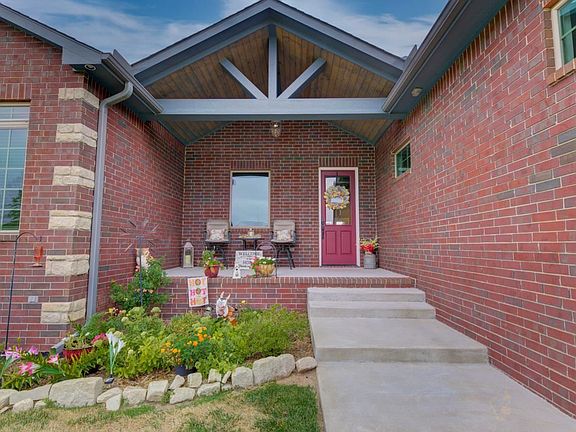 4th image of 3704 Lakeshore Dr