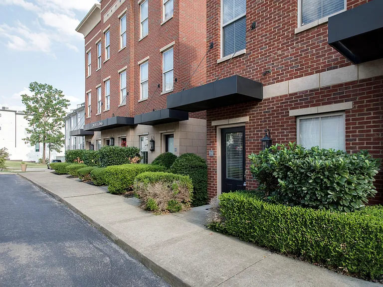 3120 Long Blvd #B — Photo 3