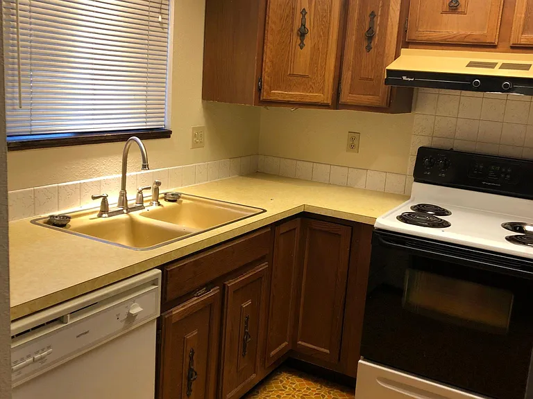 136 W Cora Ave — Photo 22