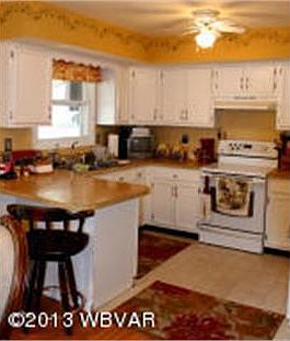3rd image of 2623 Lincoln Dr