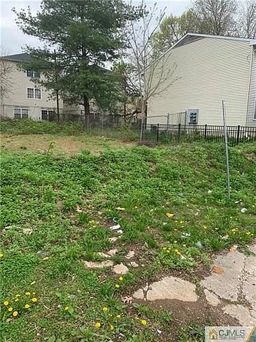 2nd image of 33 Newark Ave