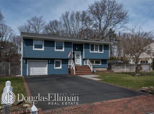 31 Richmar Dr, Sayville, NY 11782