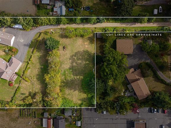 2nd image of 2877 Lake Trail Rd