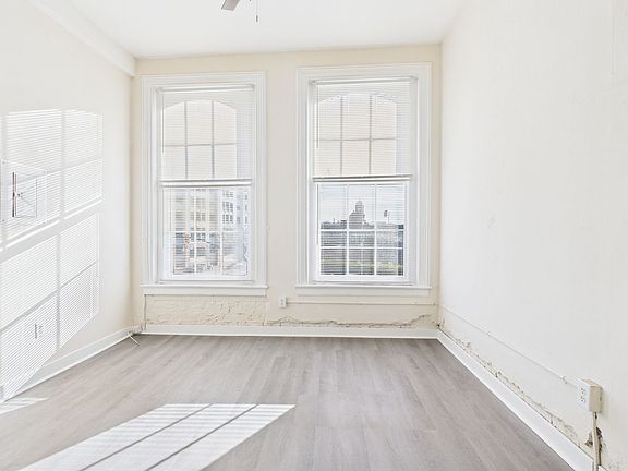 4th image of 10 S 14th St APT 207