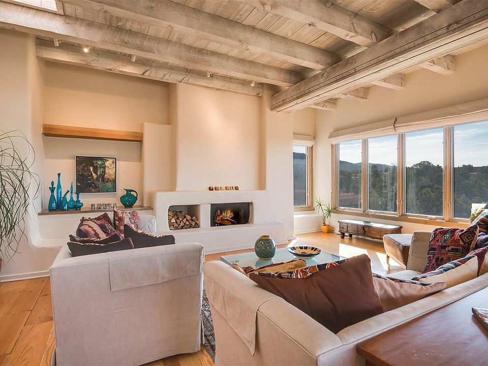 1st image of 830 Camino Del Este