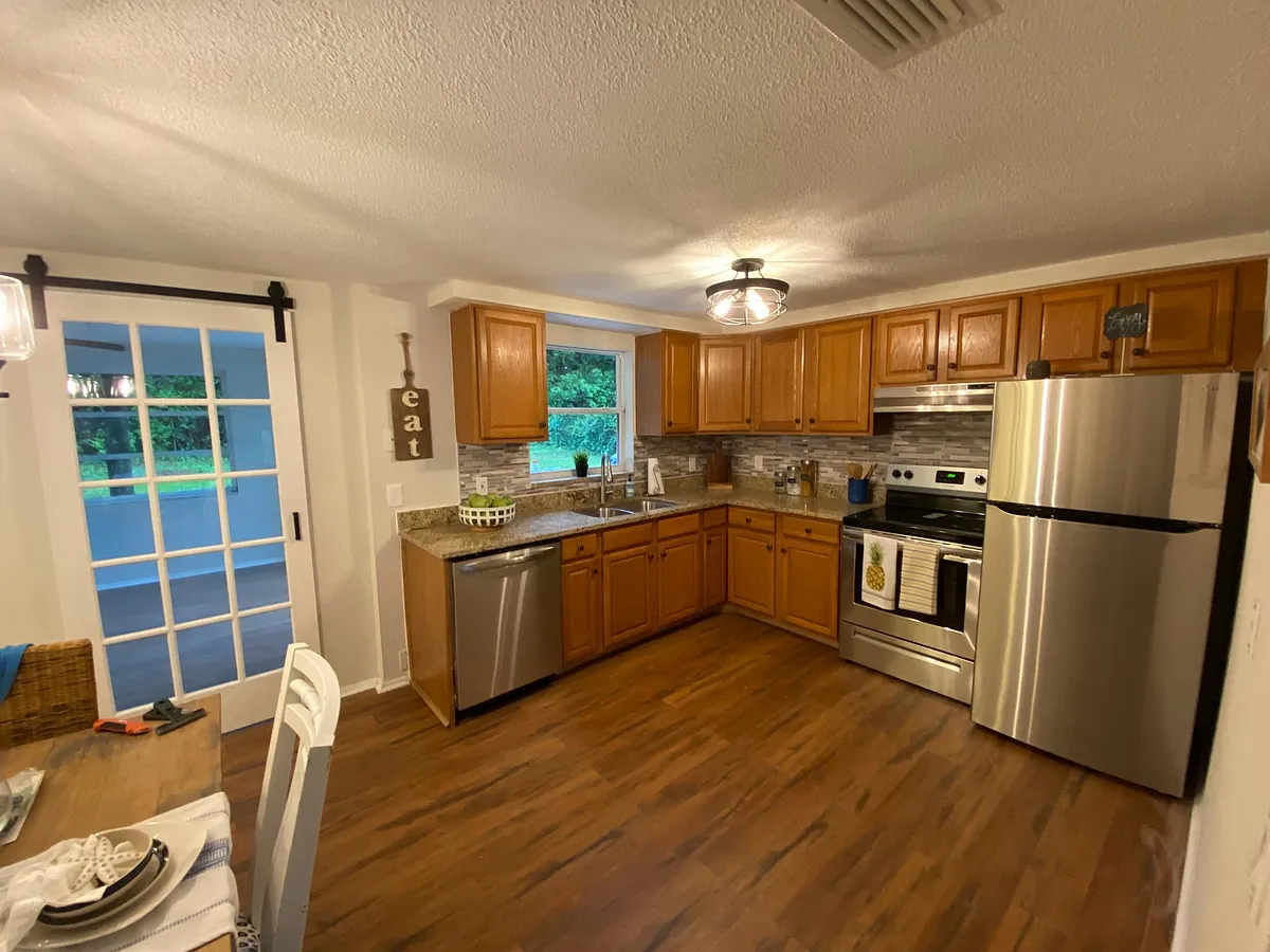 Building Photo - 15839 Villa Dr