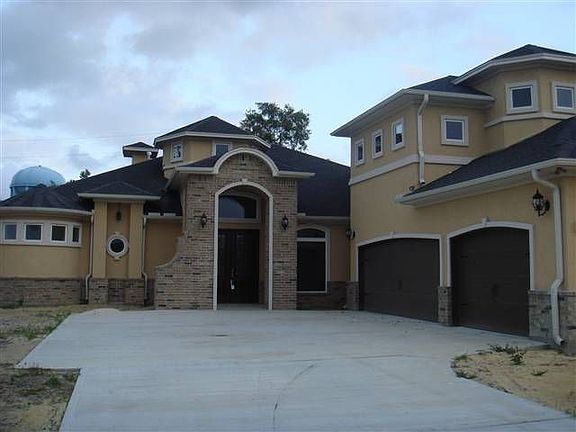 2nd image of 3175 Yasmine Dior St