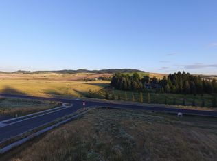 1027 Aponi Pl, Moscow, ID 83843