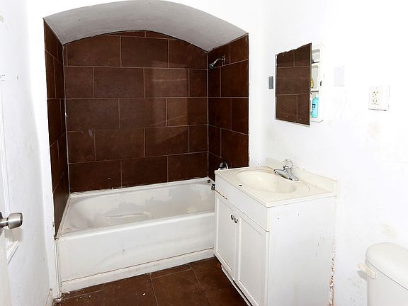 4th image of 3709 Nelson Dr