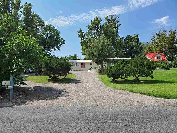 2nd image of 105 Park Dr