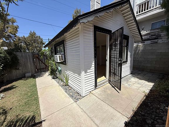 5th image of 862-64 C Ave