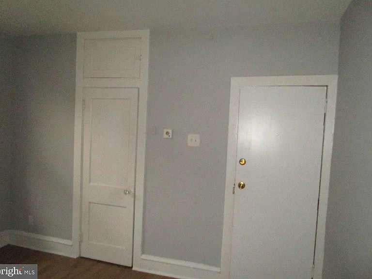 5241 Oxford Ave #1R — Photo 3