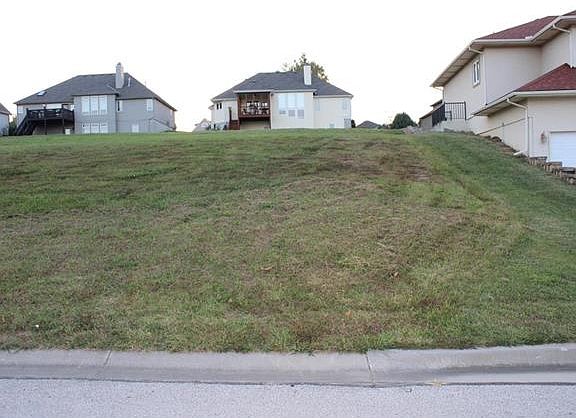 4th image of 7000 N Denver Ave