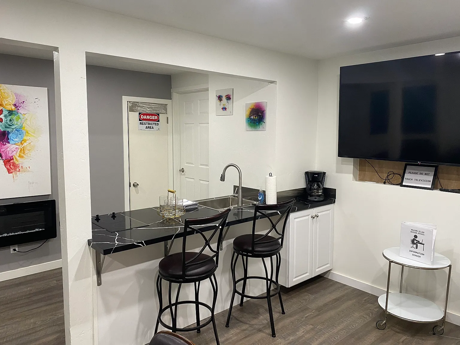 Studio, 400 sqft, $2,100 — Photo 2