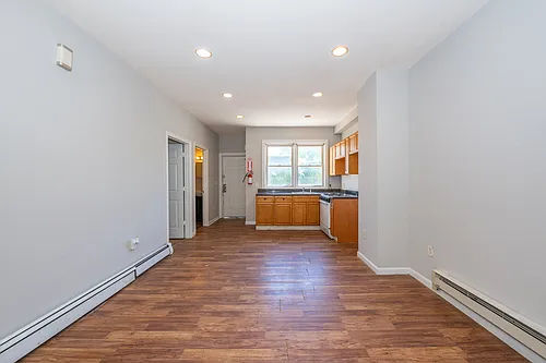 162 E Main St #1 Photo 1
