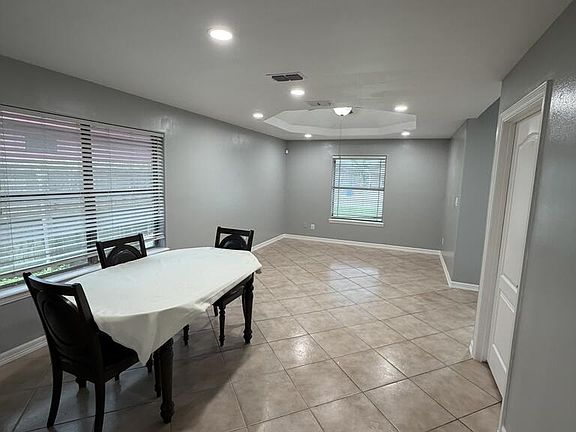 5th image of 3228 Divina Dr