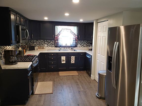 5th image of 139 Jermaine St