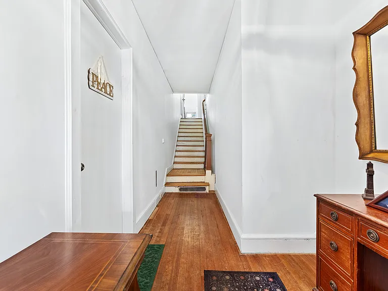 31 Howard Ave #1 — Photo 5