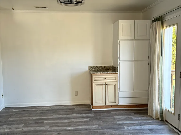 121 1/2 S Washington St — Photo 3